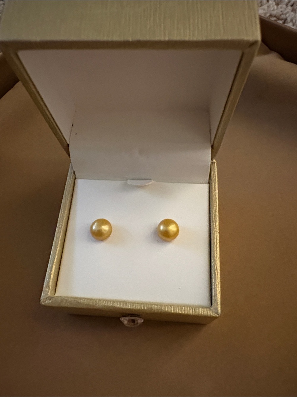 Classic Gold Pearl Stud Earrings - Elegant Women's Jewelry